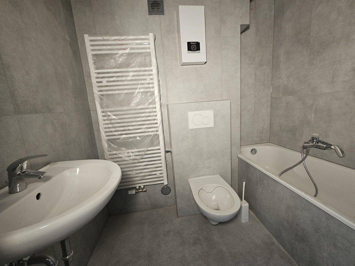 Erstbezug nach Sanierung – hochwertige 2-Raum Wohnung mit Süd-Balkon – 51381 Leverkusen – Bild 1 von 1