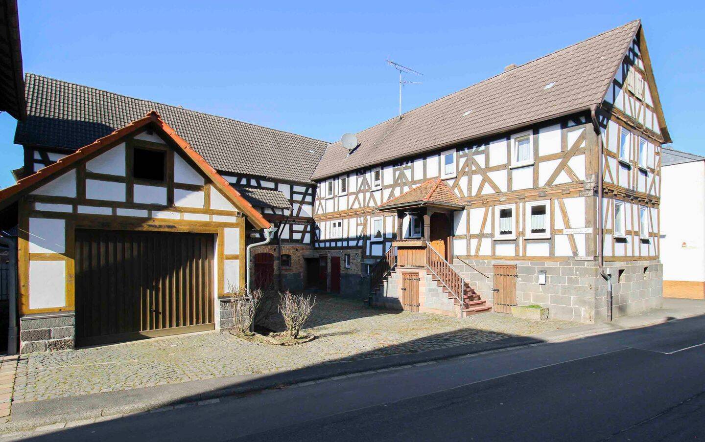 Sanierte Hofreite mit vielseitigen Nutzungsmöglichkeiten in Ebsdorfergrund-Wermertshausen, 35085 Ebsdorfergrund