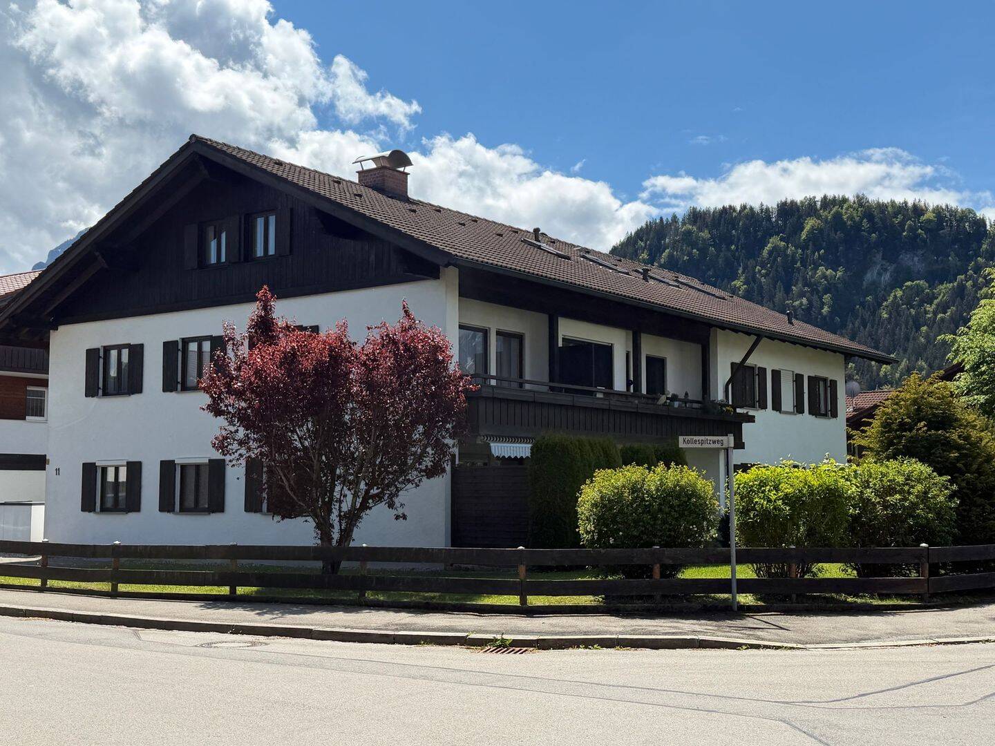 Erdgeschosswohnung mit zwei Terrassen und Gartenanteil in Füssen Weidach, 87629 Füssen