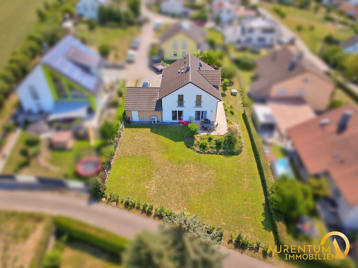 Ankommen, wohlfühlen und das Familienleben genießen – Modernes Einfamilienhaus mit großem Garten, 93309 Kelheim