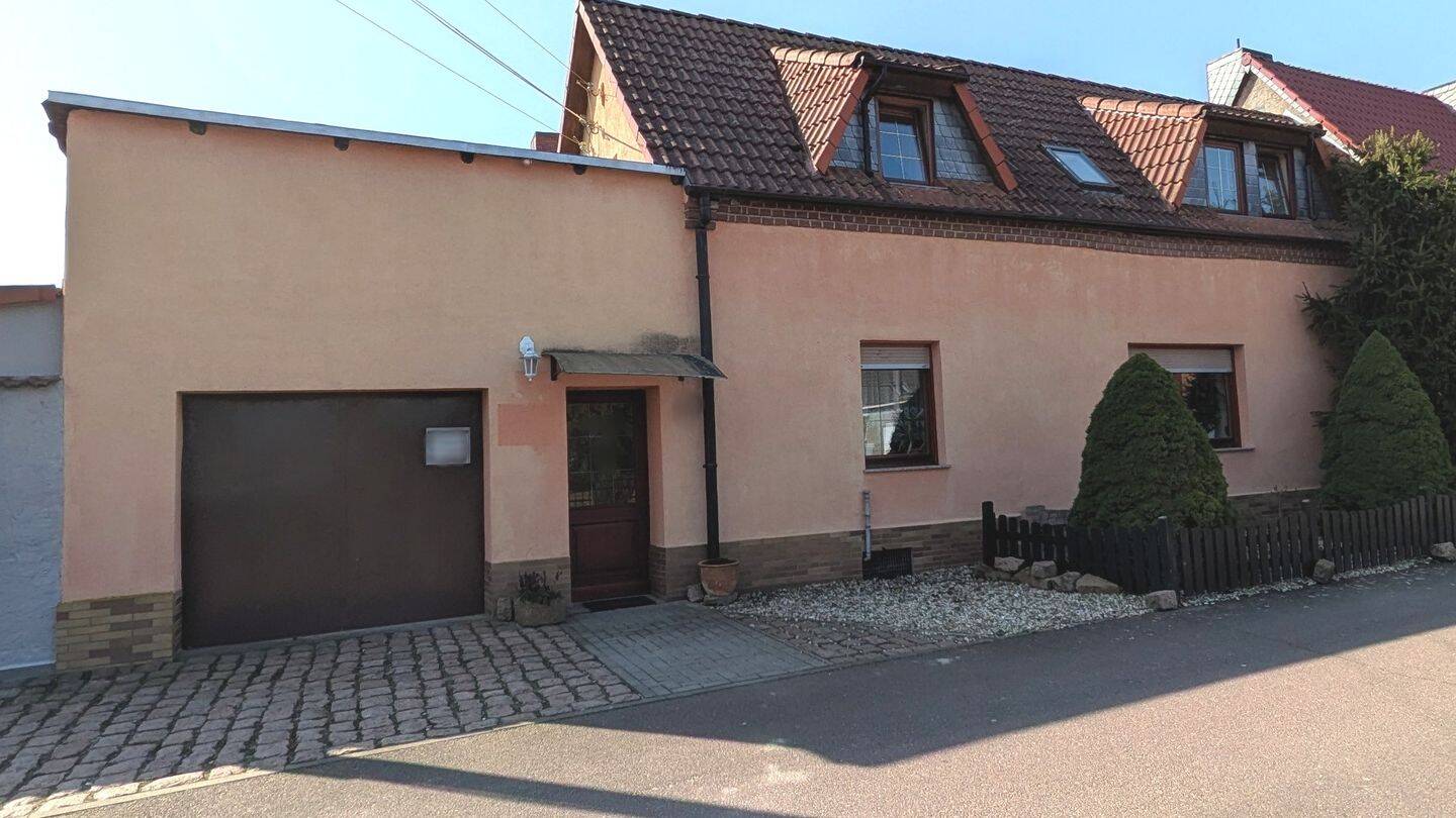 Geräumiges Wohnhaus mit Einliegerpotenzial und gemütlicher Oase, 6388 Köthen (Anhalt)