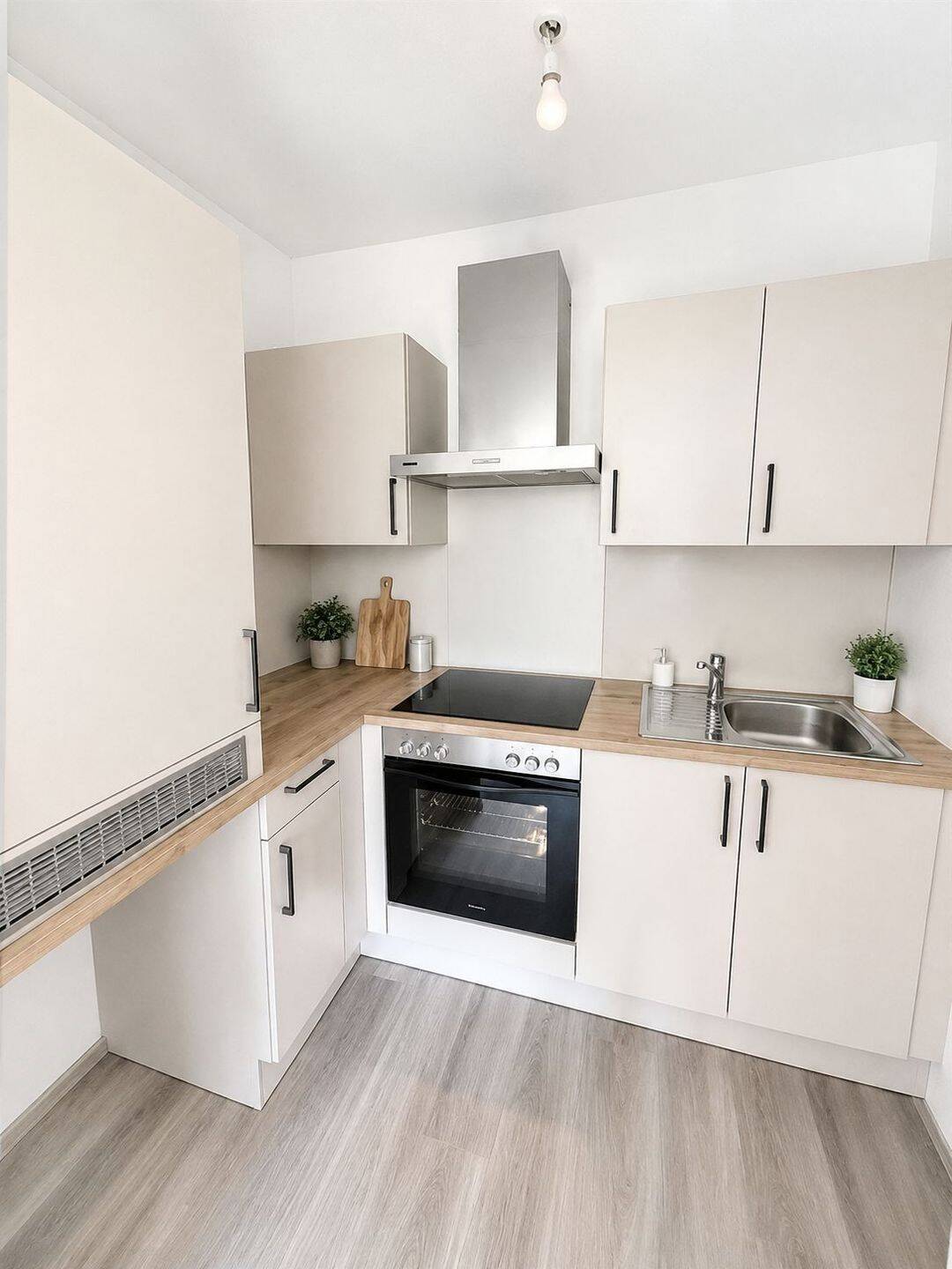 Hochwertige 2-Zimmer-Wohnung mit Balkon in Wedel, 22880 Wedel