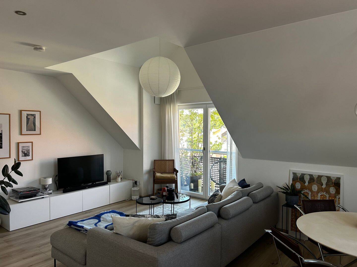 Moderne 2-Zimmer-Wohnung mit Balkon, Garage & Stellplatz, 85465 Langenpreising