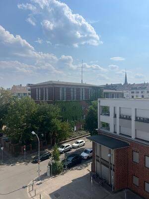 …mit Blick über die Dächer. Zentral und dennoch ruhig gelegenes 1- Zimmer Apartment – Nähe Nauwieser Viertel, 66111 Saarbrücken