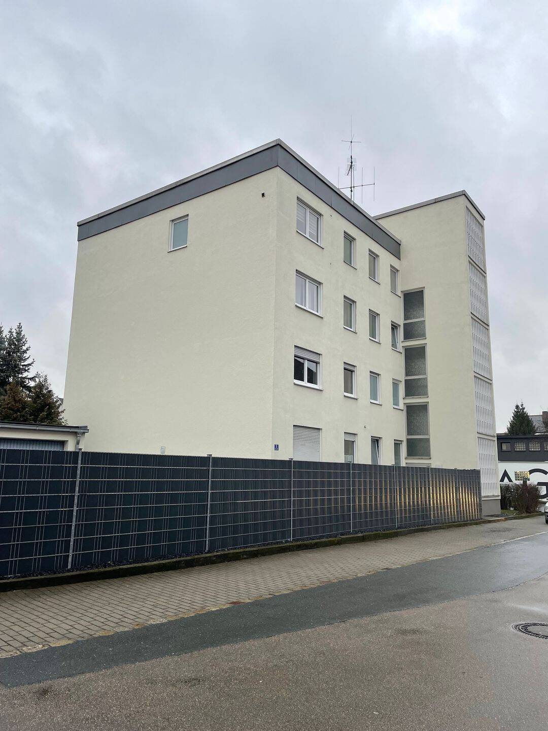 4 Zimmerwohnung mit Dachterrasse, Bad und Küche in Weiden zentrumsnah, 92637 Weiden i.d. OPf. (Weiden)