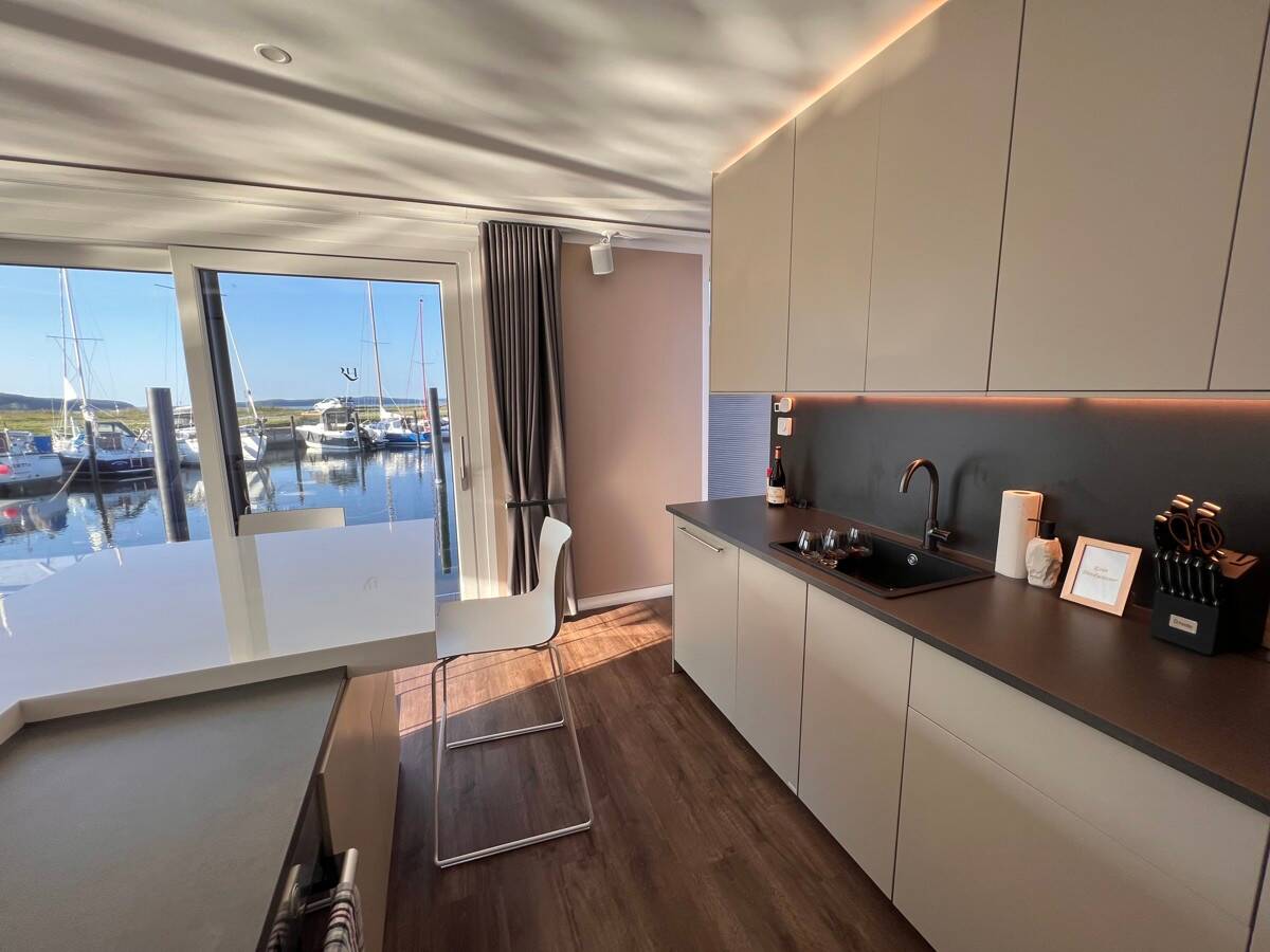 LUXUS Hausboot – 3 Etagen – 100m² Wohnen + 120 m² SONNENTERRASSE – Kamin, Kino, komplett individuell, 18569 Neuenkirchen
