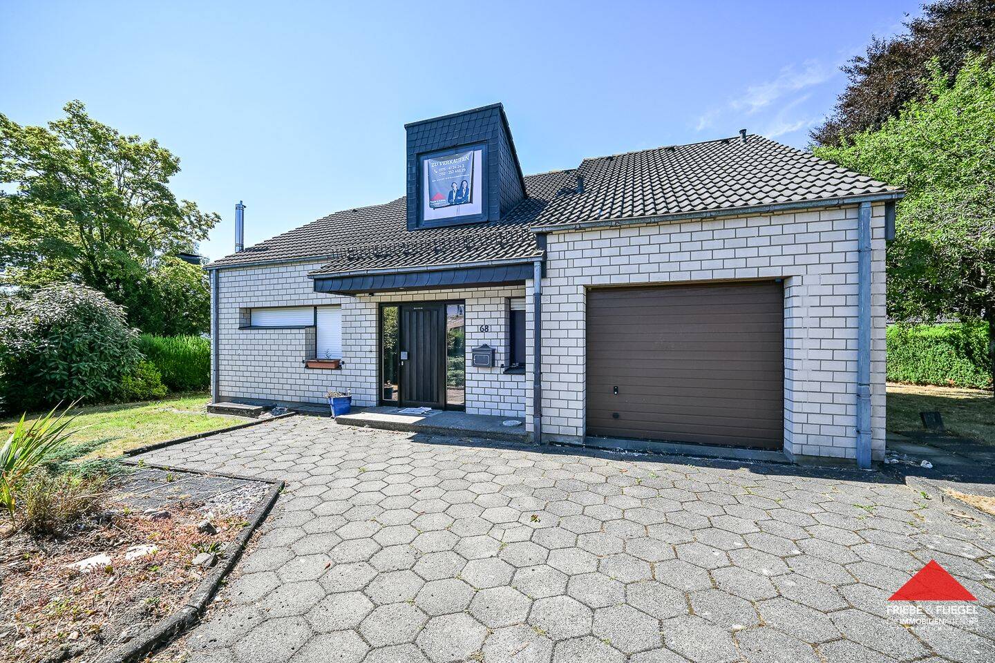 Schönes Einfamilienhaus mit großem Grundstück und Garage in beliebter Lage Kierspe-Dorf, 58566 Kierspe