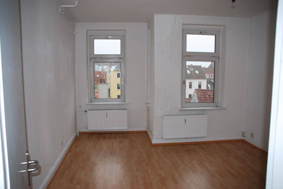 2 ZW mit Balkon in der Michelsenstr. 37 in Kiel zu vermieten – OTTO STÖBEN GmbH, 24114 Kiel (Südfriedhof)