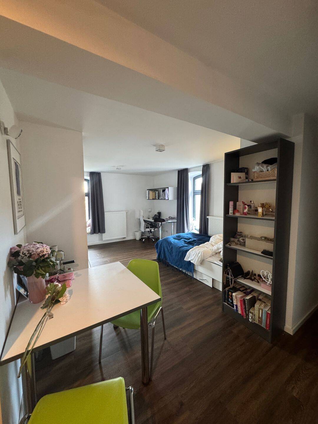 Möbliertes 29 m2 Studio-Apartment in Top-Lage Erlangen/Bahnhof (nur Studenten/ students only), 91054 Erlangen (Burgberg Erlangen-Nord Erlangen-Ost Innenstadt Sieglitzhof)