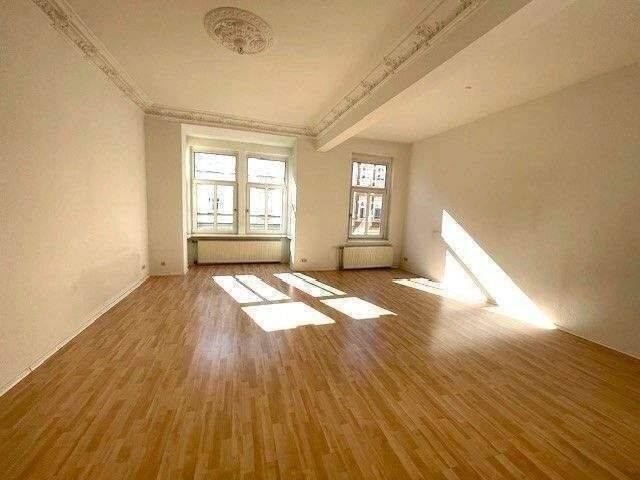 Große helle 3-Raum Wohnung mitten in Stadtfeld mit Balkon., 39108 Magdeburg (Altstadt Stadtfeld Ost)