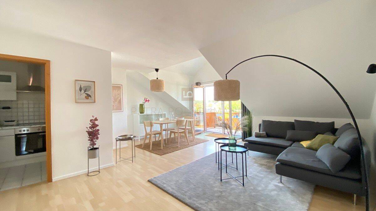 Gemütliche, schön MÖBLIERTE 3 ZKB-DG-Wohnung, 72 m², Balkon, EBK, TG, Ingolstadt-Süd, 85051 Ingolstadt