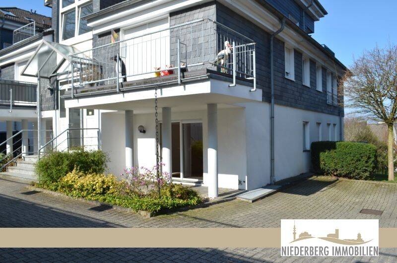 Großzügige helle 2 Zimmer mit 2 Balkonen in guter Lage Nähe Barmer Anlagen/Toelleturm!, 42289 Wuppertal (Barmen Langerfeld)