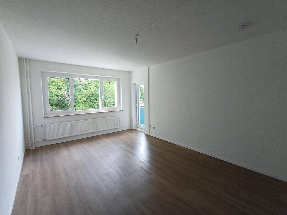 Helle 3,5-ZW in der Helsinkistr. 72 in Kiel zu vermieten! Otto Stöben GmbH, 24109 Kiel (Hasseldieksdamm Mettenhof)