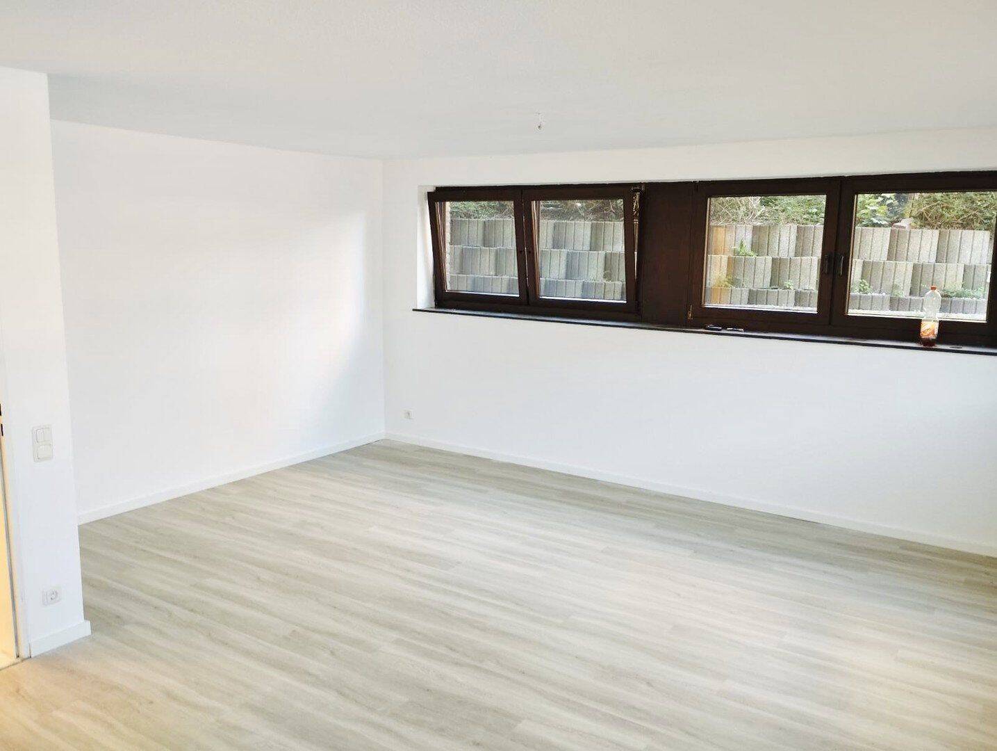 Attraktive Souterrainwohnug mit moderner Küche und Fußbodenheizung, 52072 Aachen
