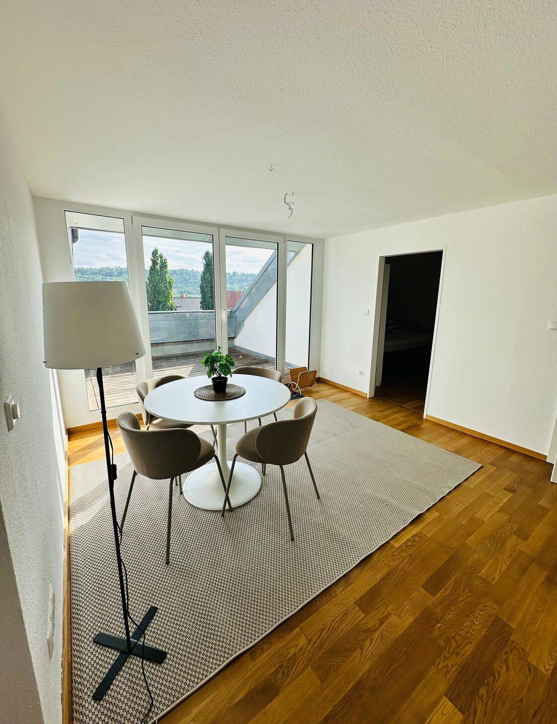 2-Zimmer Dachgeschosswohnung möbliert mit Loggia in Eibelstadt, 97246 Eibelstadt