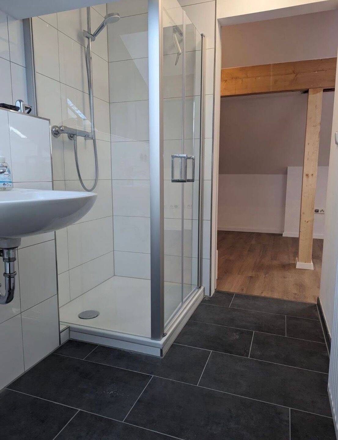 Lichtdurchflutete 2 Zimmer
Dachgeschosswohnung in Uninähe, 33098 Paderborn