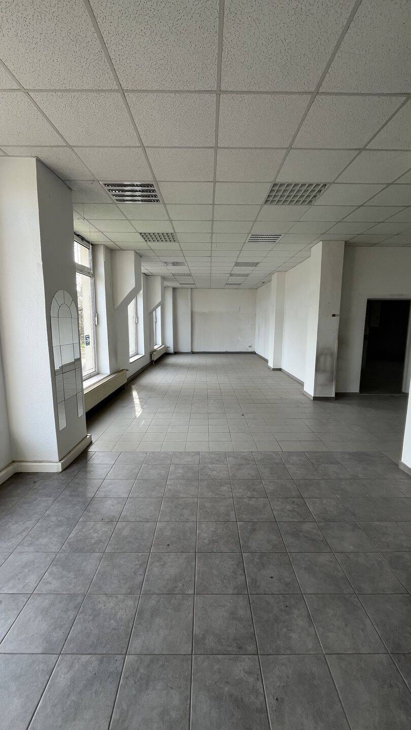 Wohn- und Gewerbeimmobilie mit großzügigem Hof und vielseitigen Nutzungsmöglichkeiten, 4600 Altenburg