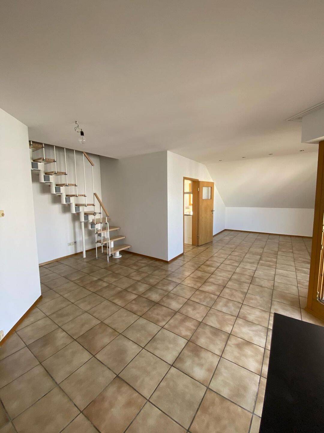 2.5-Zimmer-Dachwohnung mit direktem Zugang zur zusätzlichen Dachgeschossfläche, 89079 Ulm