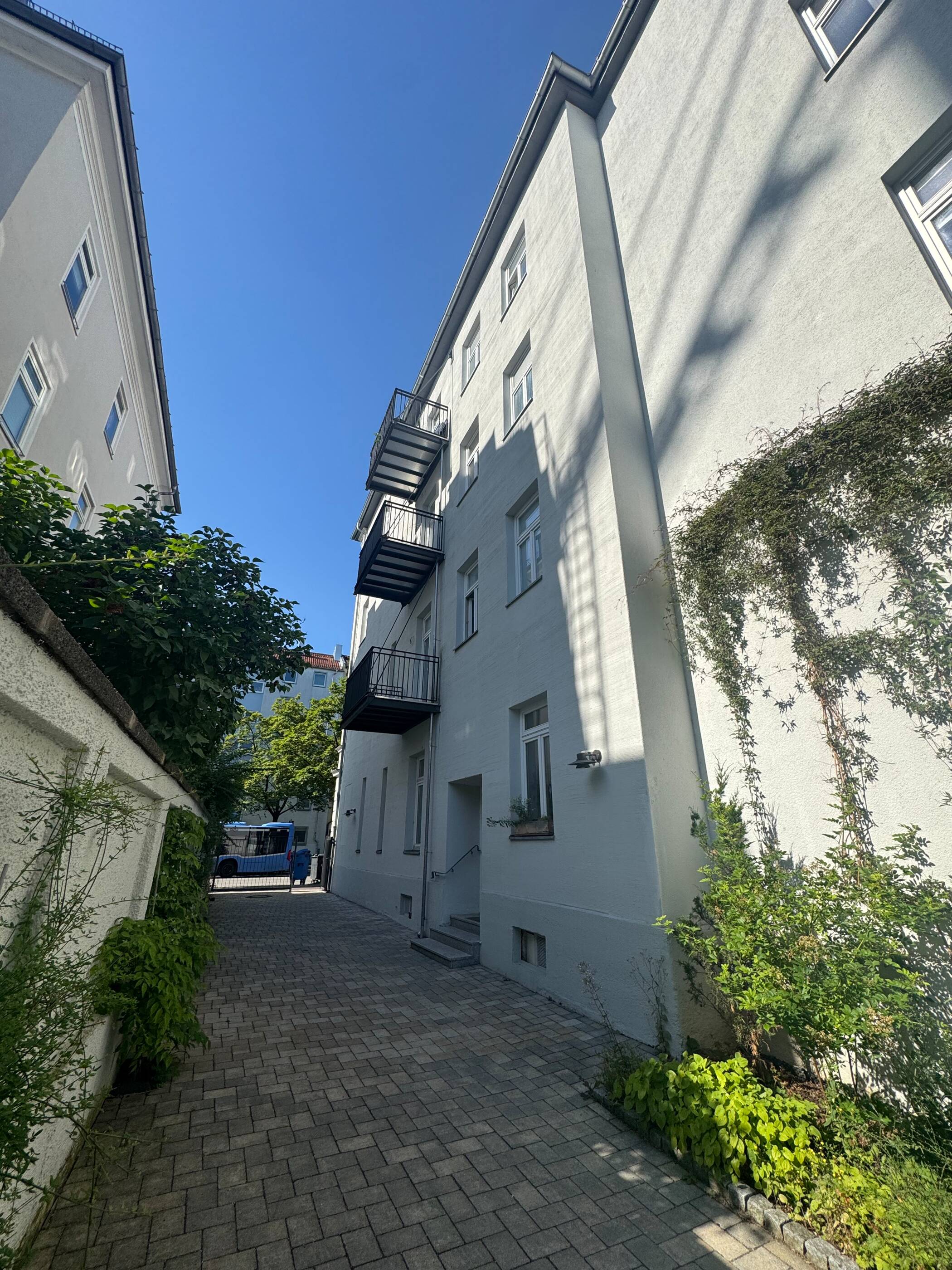 Charmante 3-Zimmer-Altbauwohnung direkt an der Isar – Baudenkmal, kernsaniert, von privat, 81371 München (Sendling Thalk. Obersendl.-Forsten-Fürstenr.-Solln)