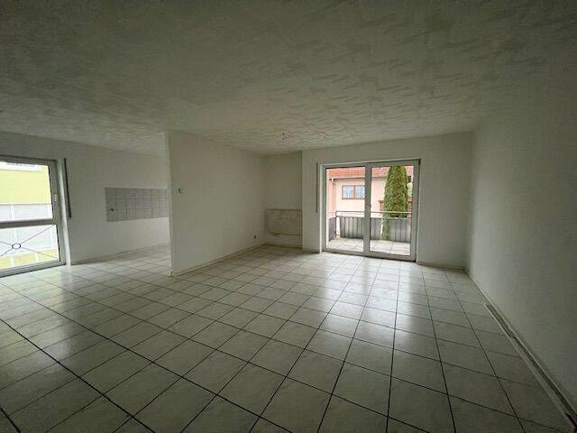 Marko Winter Immobilien-Großeicholzheim: Helle 3-Zimmer-Wohnung mit Balkon, 74743 Seckach