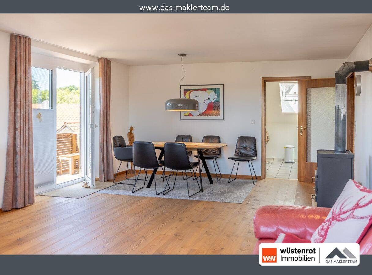 Wohnen mit Charme unter dem Dach – 4-Zimmer-Wohnung mit Westbalkon, Garage und Kaminofenanschluss, 86842 Türkheim