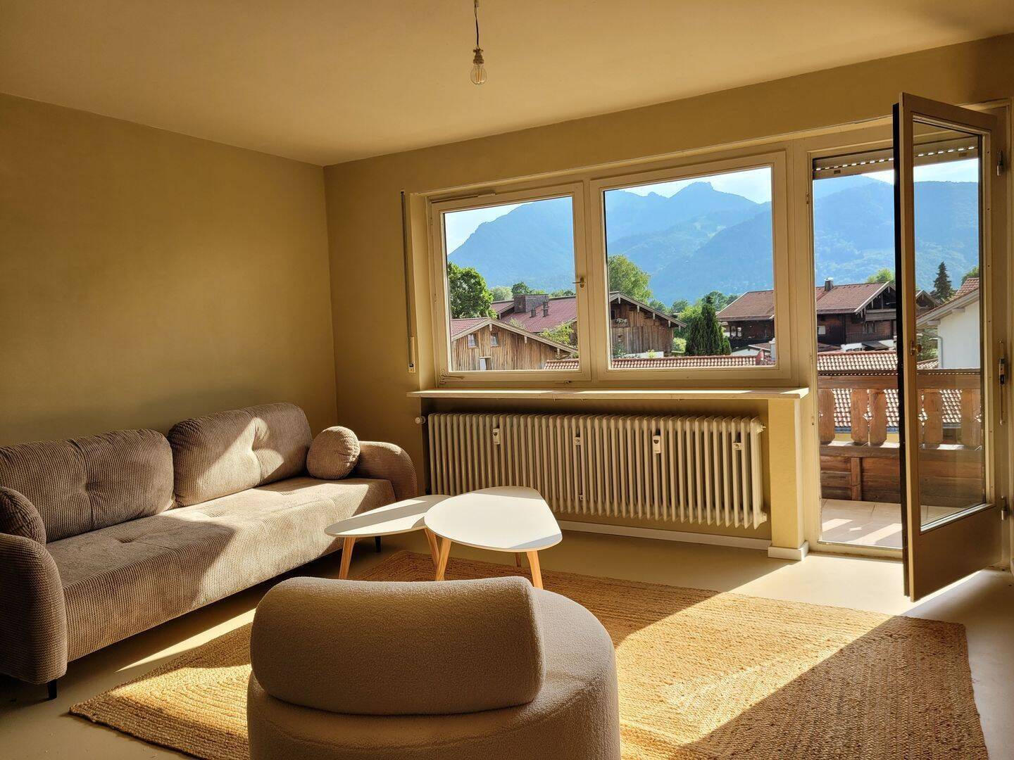Moderne 2,5-Zimmer-Wohnung mit Bergblick, Südwestbalkon & Zweitwohnsitzmöglichkeit