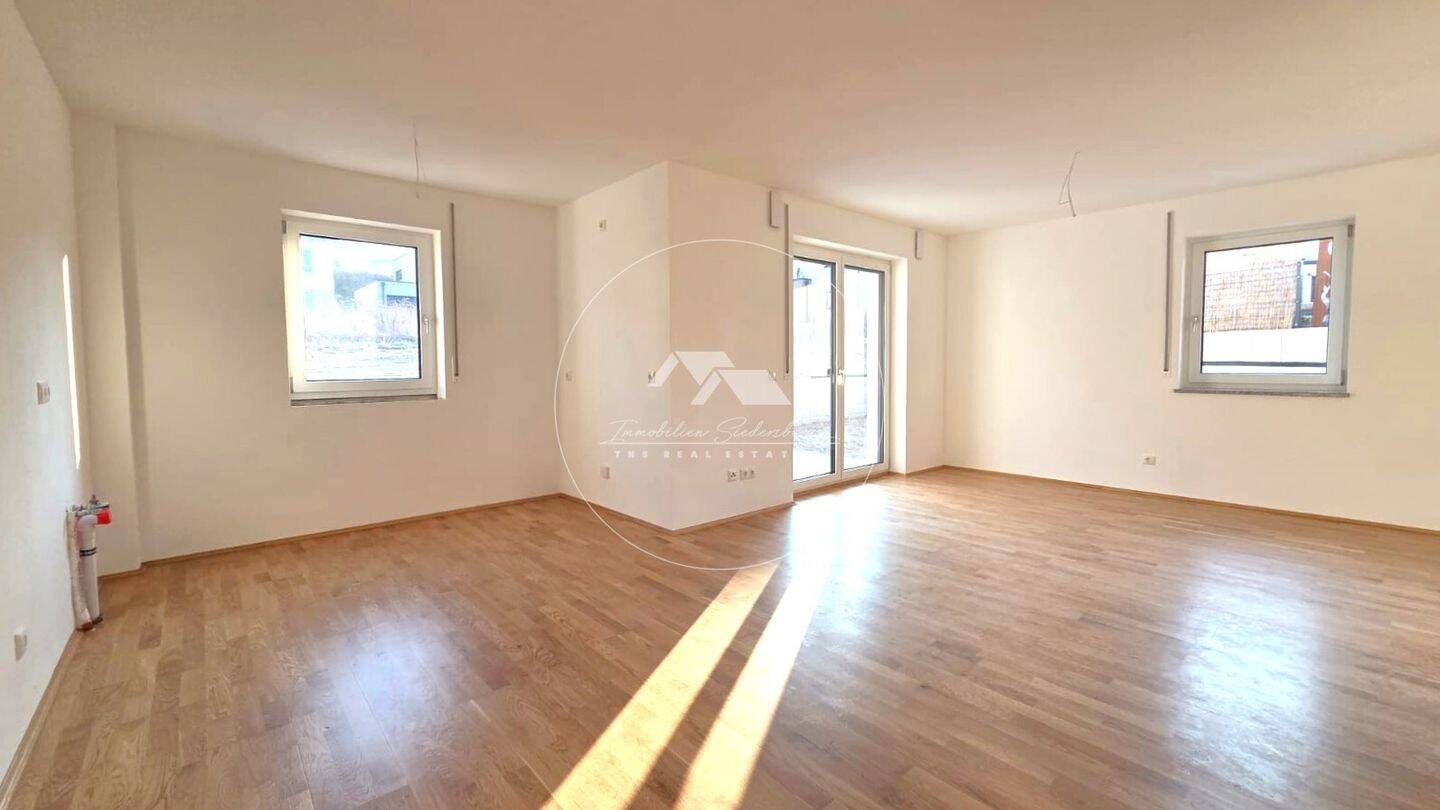 Erstbezug mit Wohlfühlfaktor – Moderne KfW-40-Wohnung im EG und UG  mit Stellplatz & Gartenanteil, 93183 Kallmünz