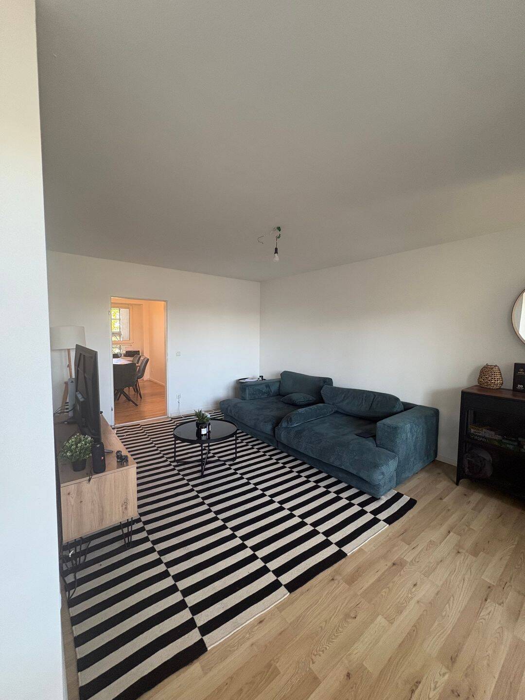 Gesamte Wohnung. Gesamtmiete: 2.280€ warm (Strom separat).”, 81375 München (Hadern)