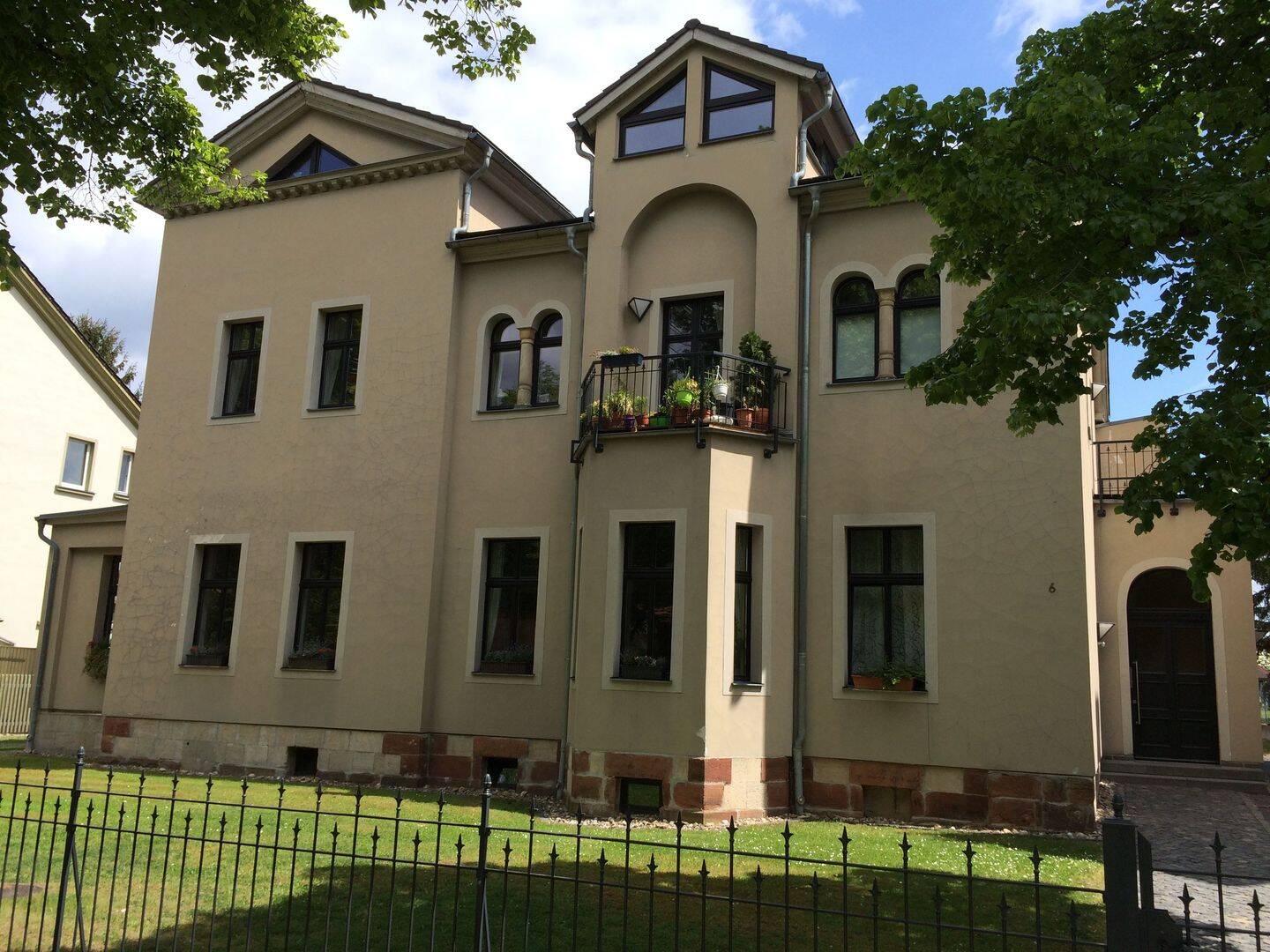 Stilvolle Altbauwohnung in begehrter Lage von Naumburg, 6618 Naumburg (Saale)