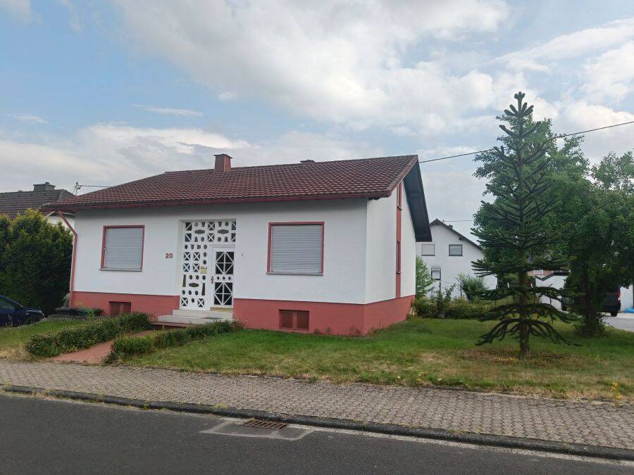 Provisionsfrei* Freistehendes Einfamilienhaus auf 650 m² Grundstück in ruhiger 30er-Zone, 56412 Heiligenroth