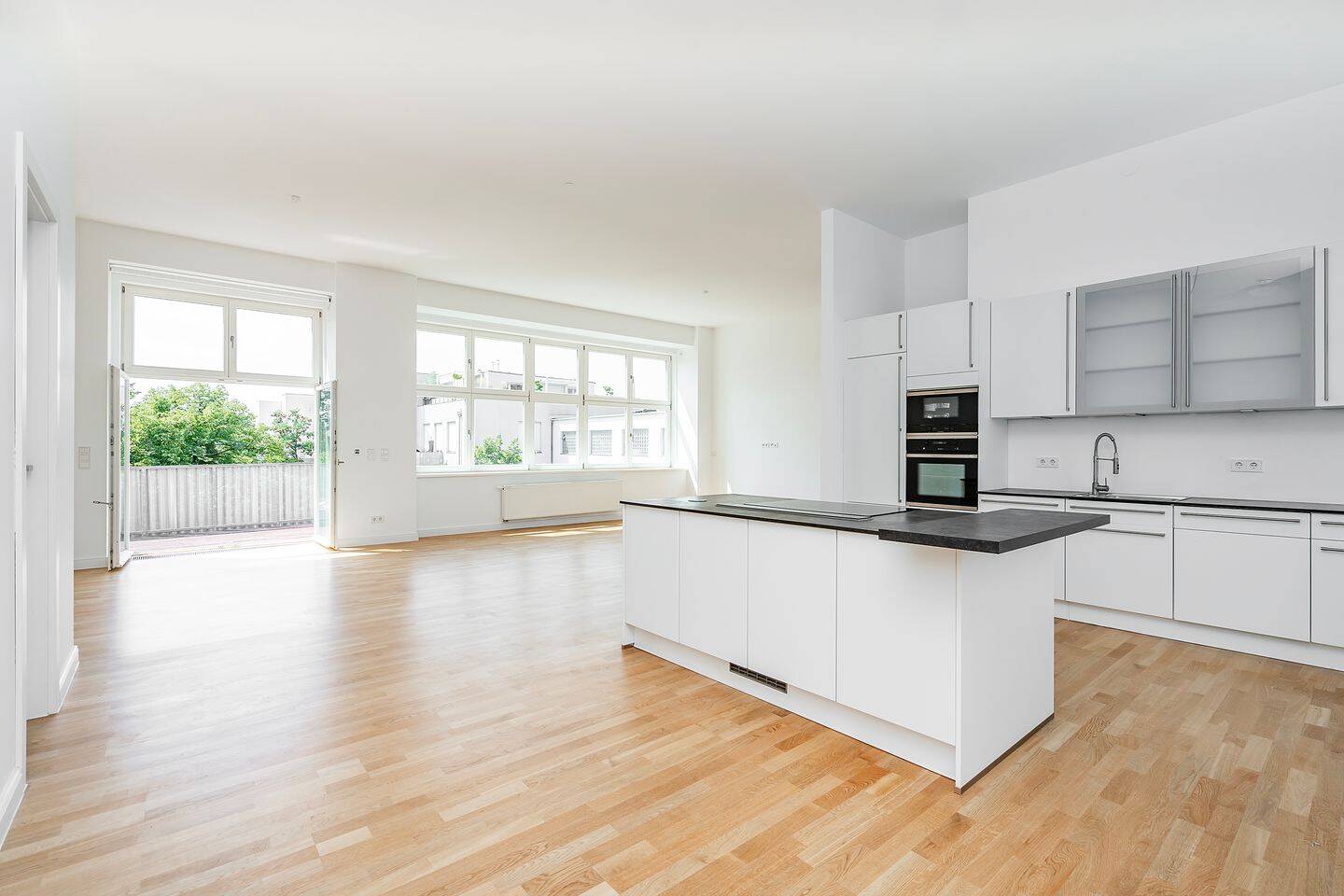 Großzügiges Wohnen mit Stil – Exklusive 4-Zimmer-Wohnung mit über 172 m² und Westterrassen, 14167 Berlin (Steglitz-Zehlendorf Kolonie Abendruh Kolonie Sonnenschein Lichterfelde Zehlendorf)