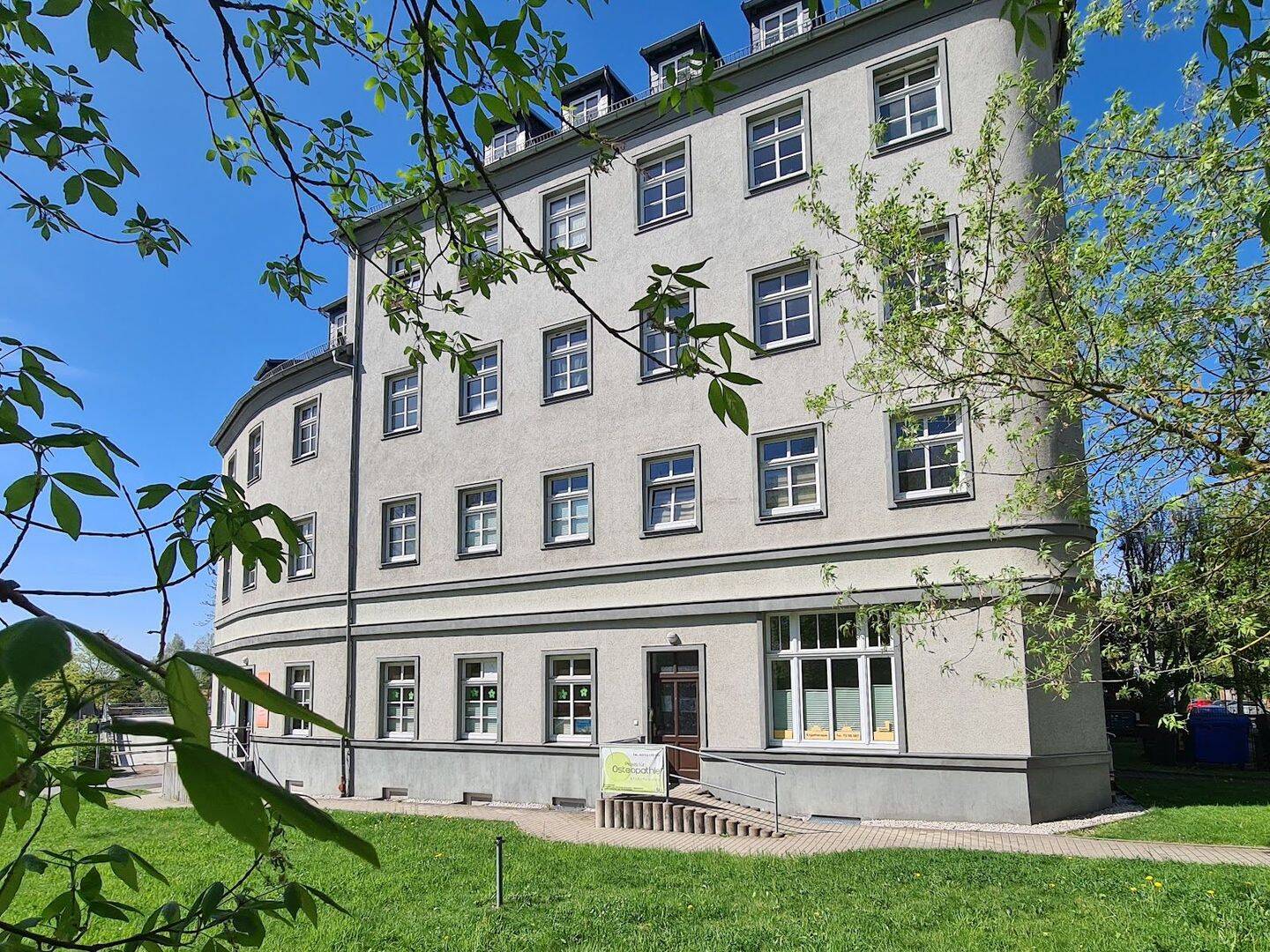 Klassisch, praktisch, einfach gut: großzügige 1 Zimmerwohnung im 1. OG (Stellplatz mgl.), 9130 Chemnitz (Hilbersdorf Sonnenberg Yorckgebiet Zentrum)