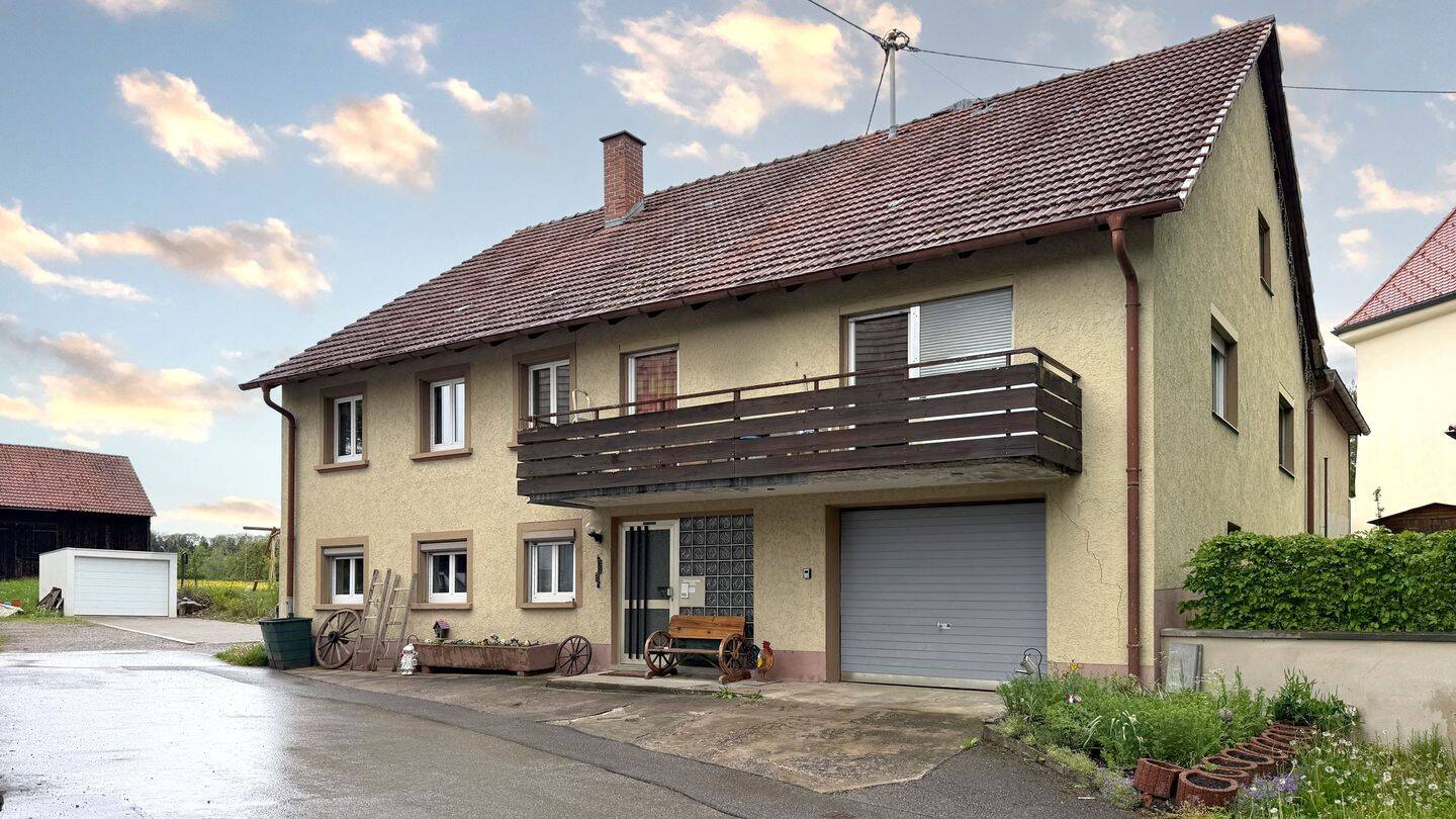 Freistehendes Wohnhaus mit ehemaligem Ökonomieteil, 78166 Donaueschingen