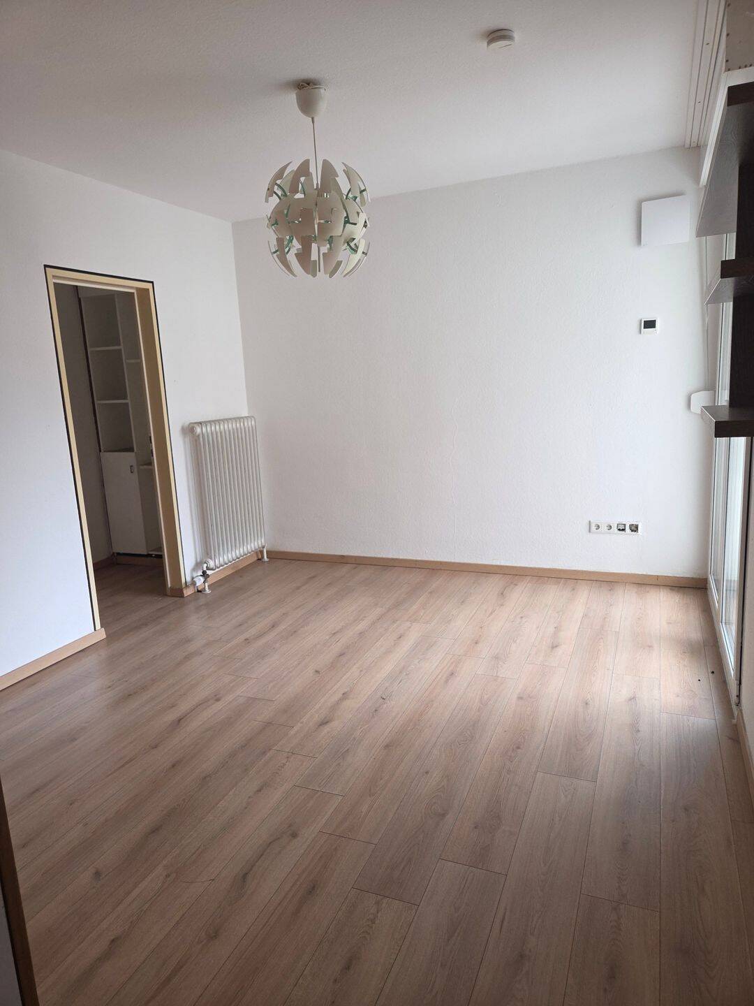 1 Zimmer-Appartement mit Balkon in zentraler Lage für Schüler/Studenten/Berufstätige *** 5 Min zur U-Bahn, 90763 Fürth (Südstadt Weikershof)