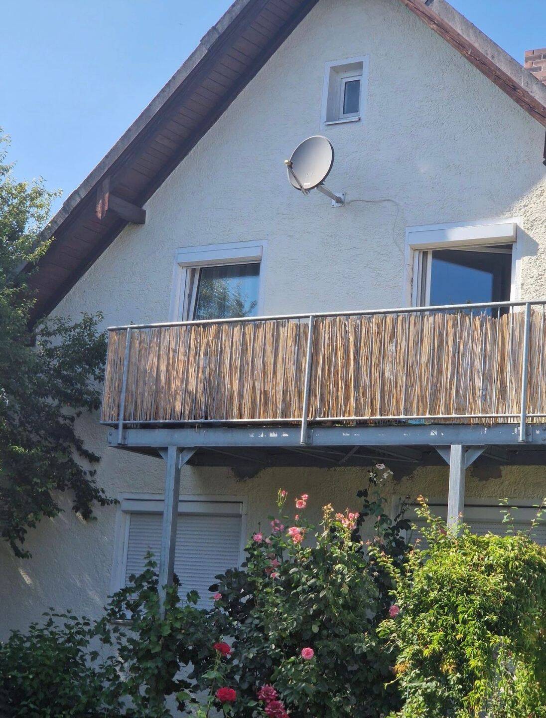 „3-Zimmer-Obergeschosswohnung mit Südbalkon & Gartengg mit Pavillon im Zentrum von Dingolfing“, 84130 Dingolfing