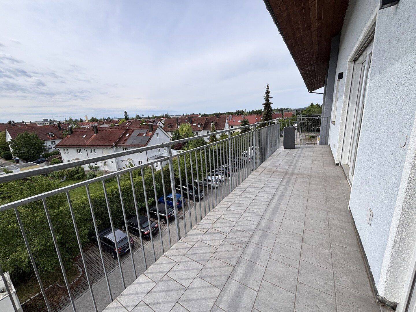 Exklusives WOHNEN+BÜRO 3+4.St.,7 Räume gr.Balkon ca.GF 185m2, RH 2,6m sehr.hell+traumhafte Aussicht, 82205 Gilching