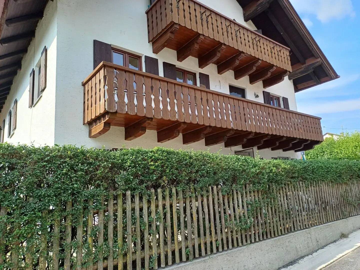 Helle, frisch renovierte 2-Zimmer-Wohnung mit riesigem Balkon in ruhiger Sackgasse, 82398 Polling