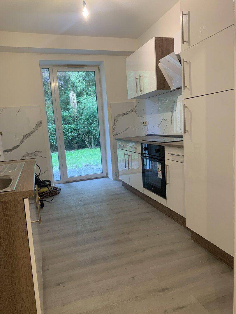 Frisch renovierte 2-Zimmer-Wohnung im Gartengeschoss mit neuer Einbauküche, 23554 Lübeck (Innenstadt Sankt Lorenz Nord Sankt Lorenz Süd)