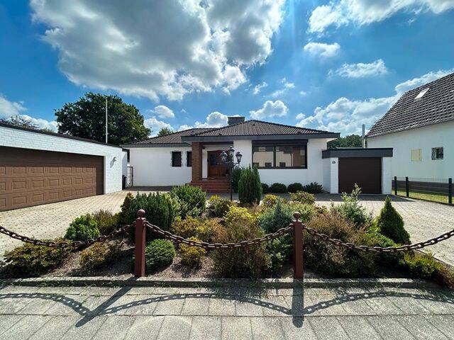 Ein Zuhause mit Charakter  Freistehender Bungalow auf großzügigem Grundstück in MG-Hardt, 41169 Mönchengladbach (Hardt Rasseln)