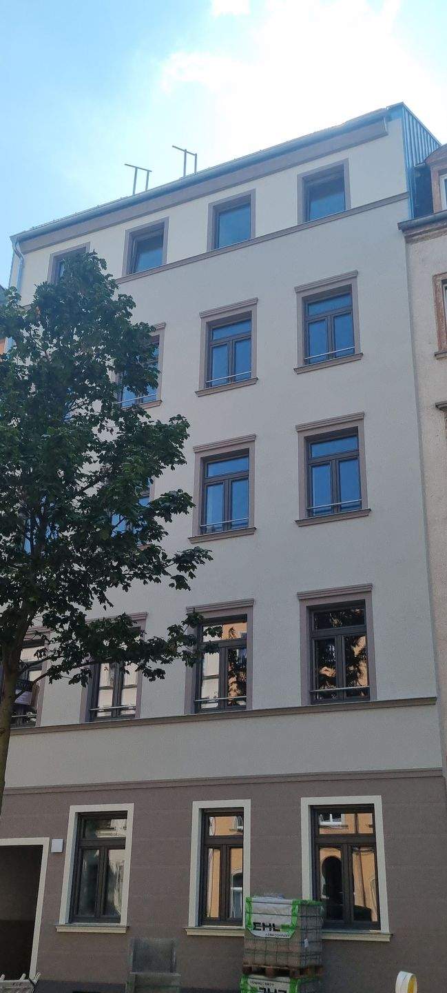 Stilvoll wohnen: 2-Zimmer-Wohnung mit Terrasse, kleinem Gartenanteil und STP, in Uni-Nähe
