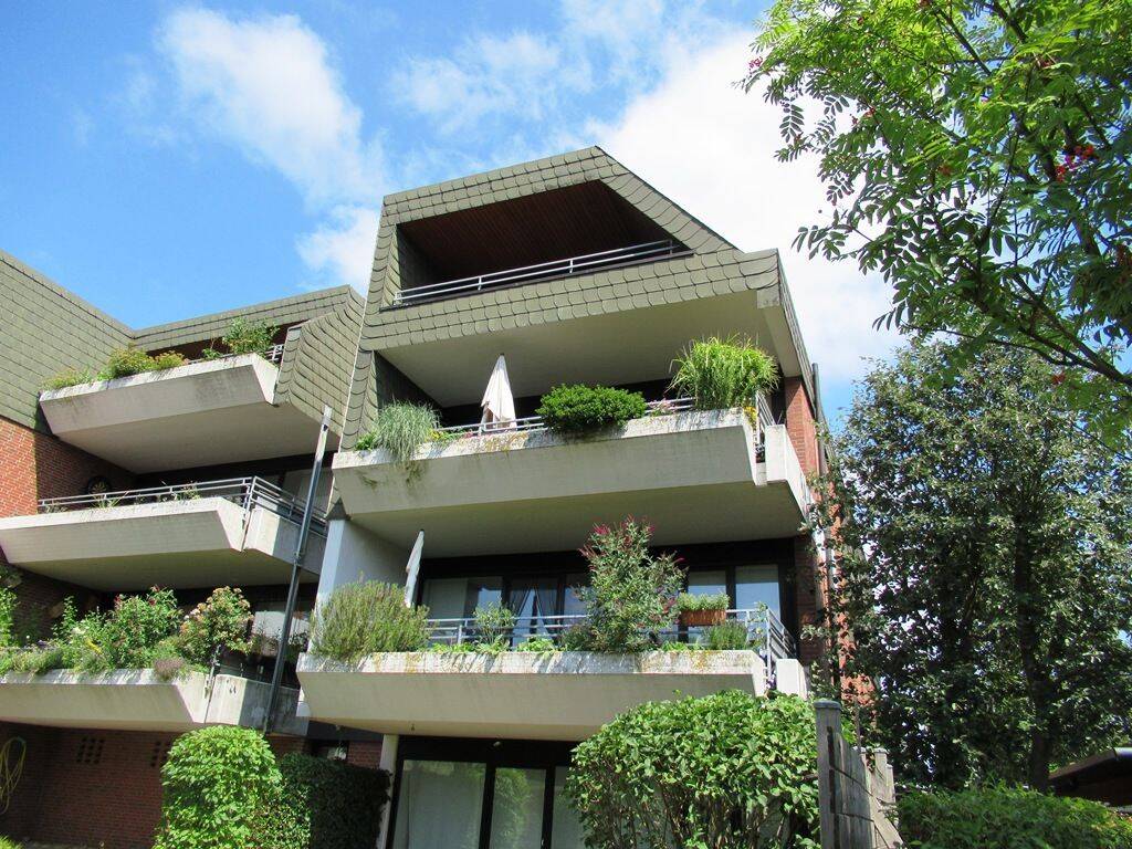Schöne Dachgeschosswohnung m. großem Balkon u. herrlicher Aussicht ins Grüne !!, 49661 Cloppenburg