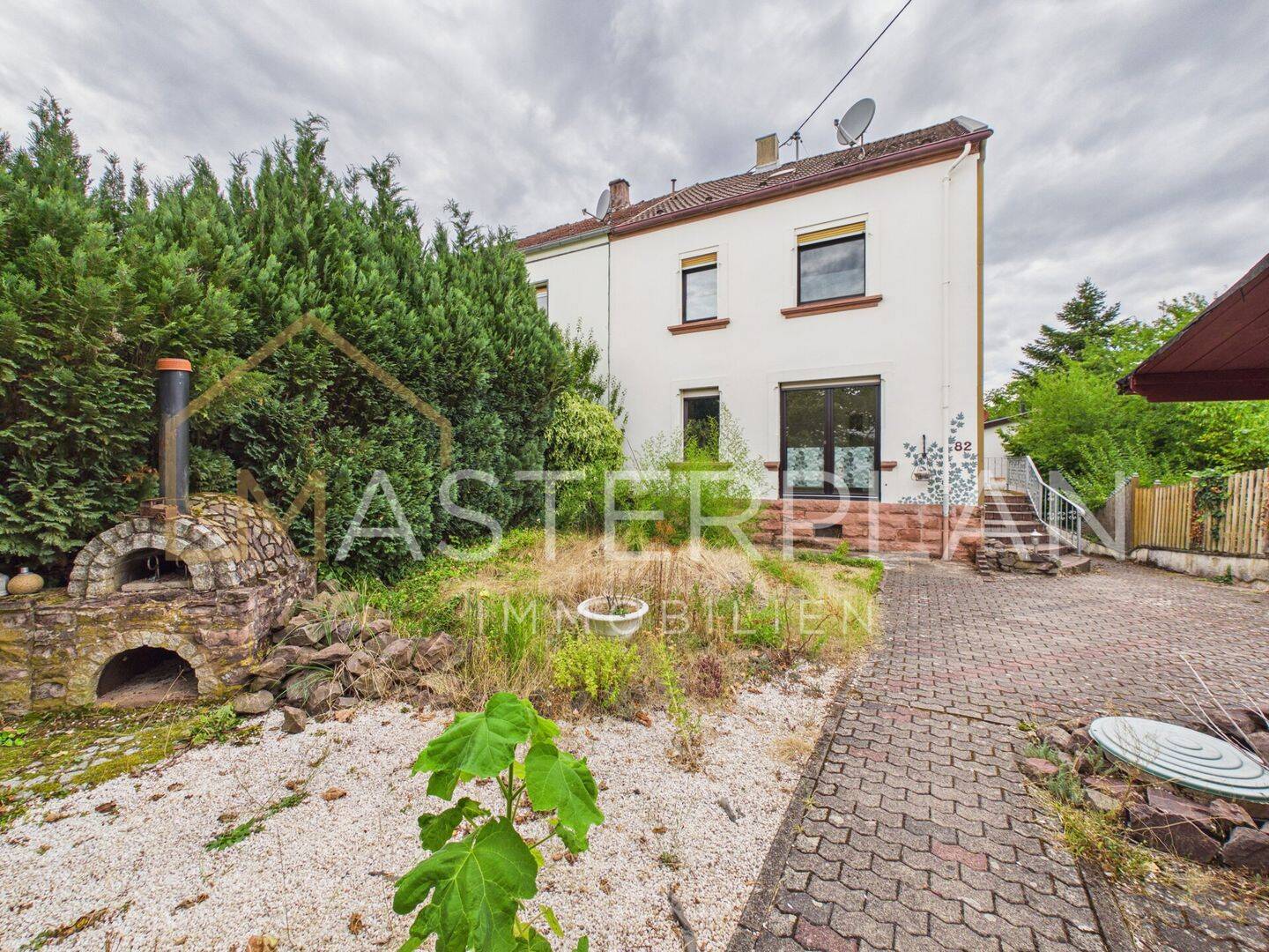 Doppelhaushälfte mit großzügigem Grundstück in Hülzweiler, 66773 Schwalbach