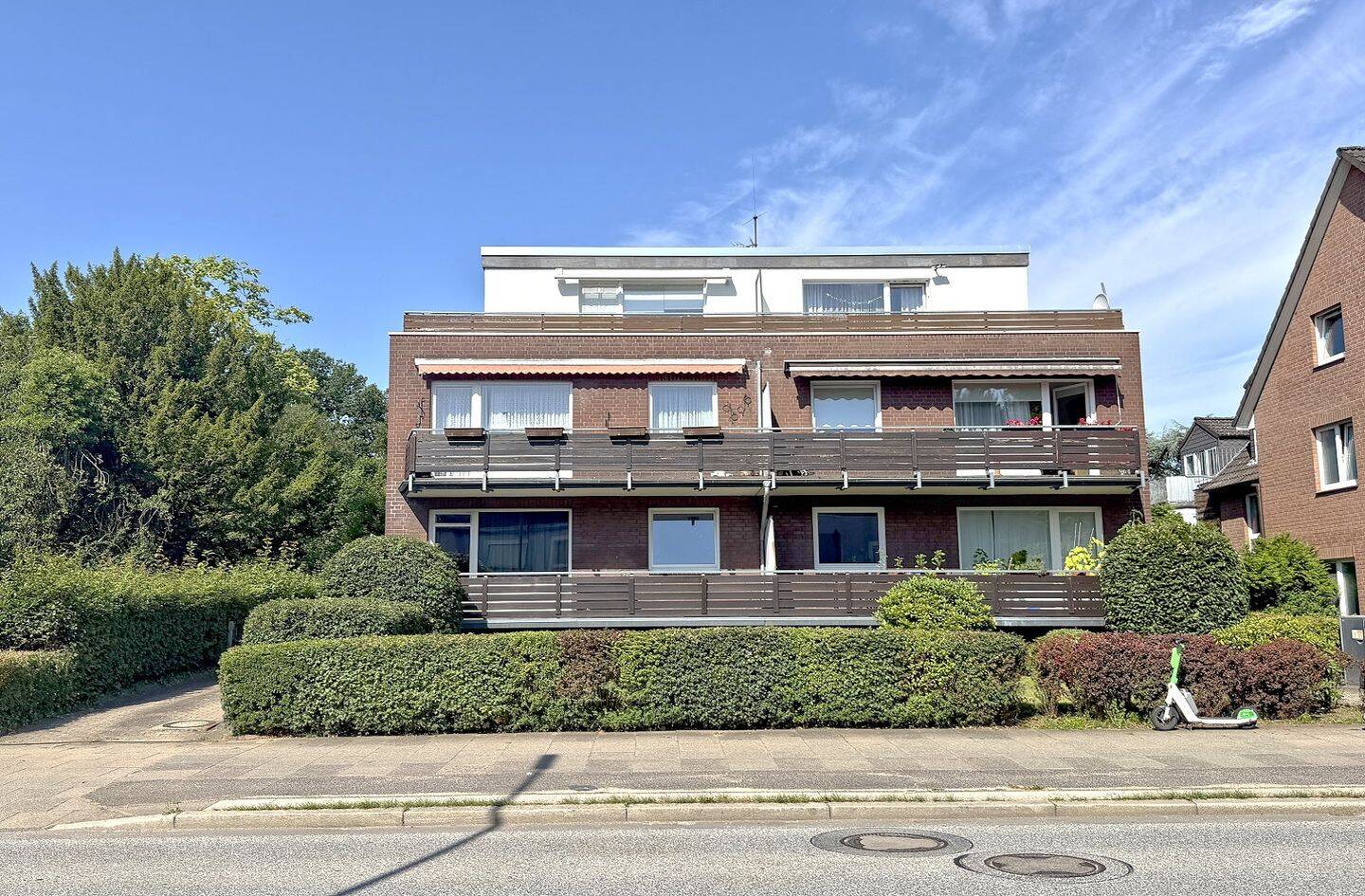 Charmantes Staffelgeschoss mit sonniger Dachterrasse und Garage !, 22339 Hamburg (Hamburg-Nord Fuhlsbüttel Hummelsbüttel)