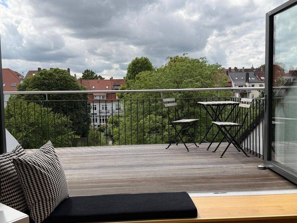 Sehr charmante Altbauwohnung mit Dachterrasse und traumhaftem Weitblick im Katharinenviertel, 49078 Osnabrück (Hellern Weststadt)