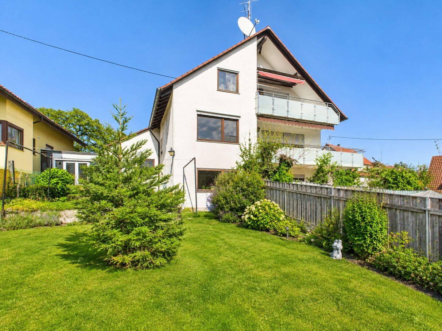Gepflegtes Einfamilienhaus mit Einliegerwohnung, und schönem Garten!, 71336 Waiblingen
