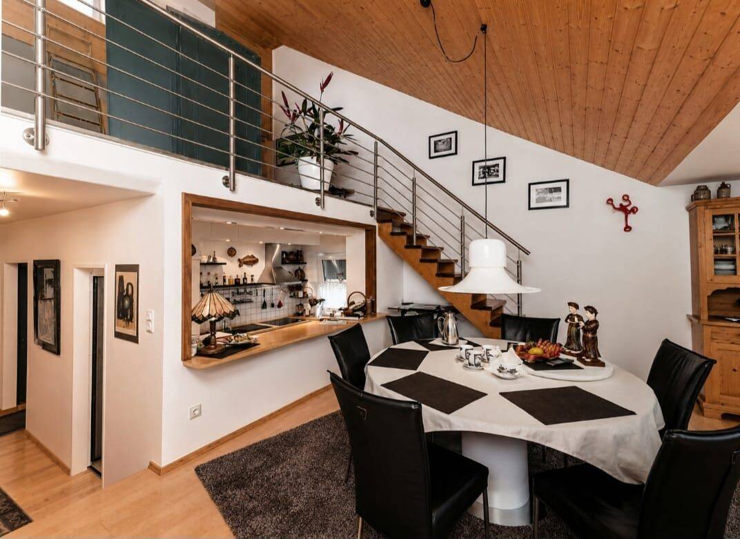 Charmante Galerie-Wohnung mit Balkon und Wohlfühlatmosphäre in Wevelinghoven, 41516 Grevenbroich
