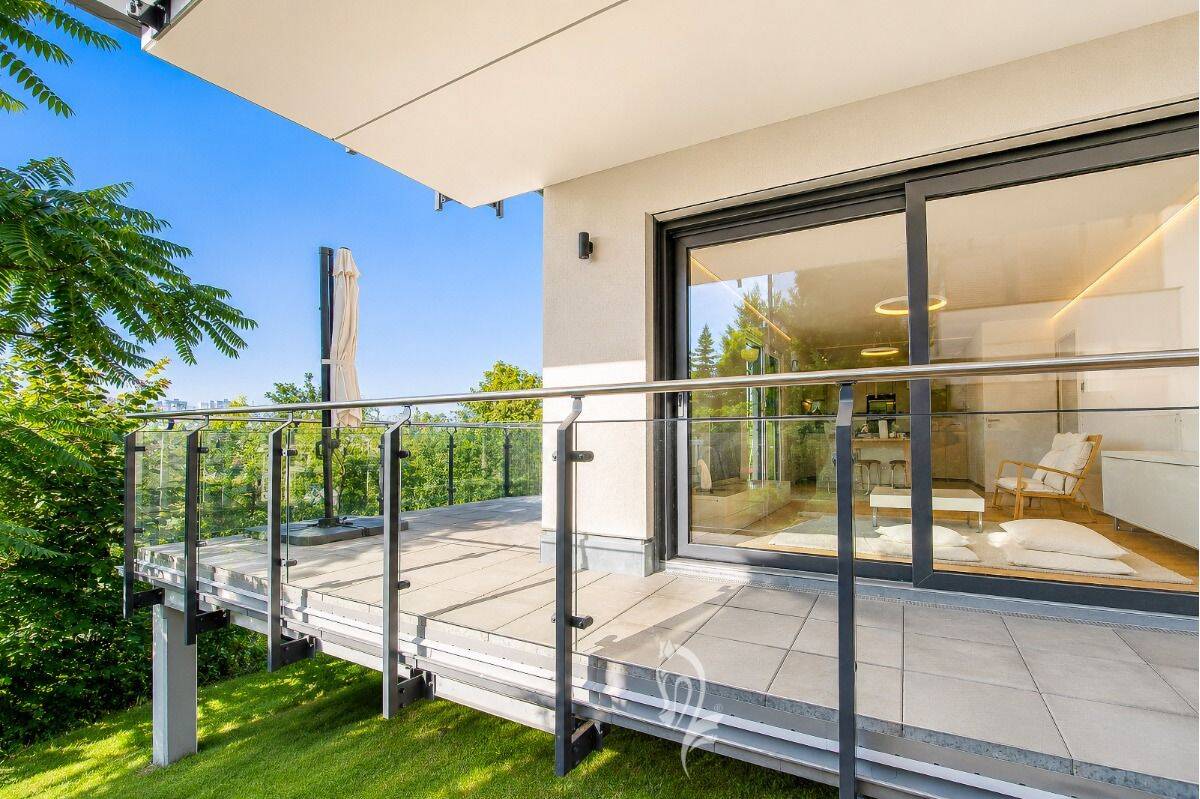 Exklusive 4-Zimmer-Wohnung mit großzügiger Terrasse in hochwertiger  Ausstattung, 97204 Höchberg