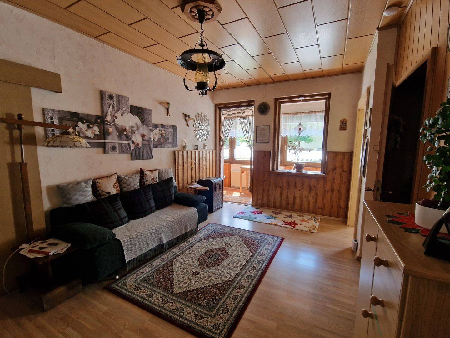 128 m² Wohntraum mit 700 m² Privatgarten, Wintergarten und 3 Stellplätzen – Wohnen wie im eigenen Haus, 9456 Annaberg-Buchholz