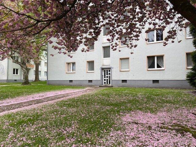 Komplett renovierte 2,5-Zi.-Whg. mit Balkon in zentraler Lage!, 45141 Essen (Frillendorf Nordviertel Stoppenberg)