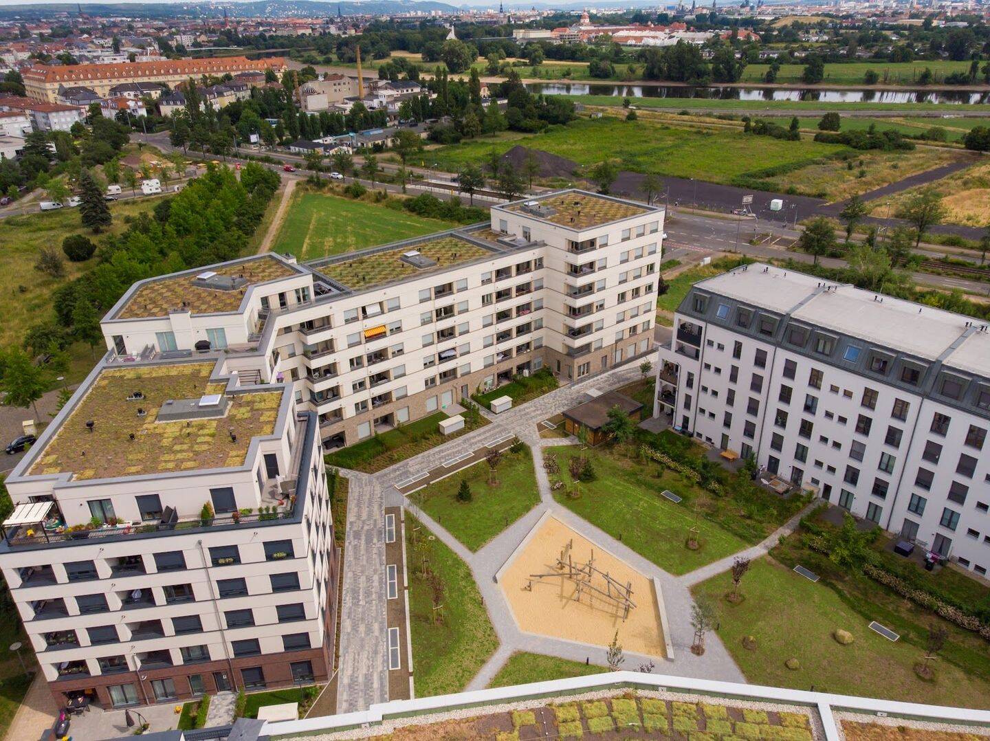 2 Balkone mit dem Blick ins Grüne, 1139 Dresden (Kaditz Mickten Pieschen-Süd Trachau)